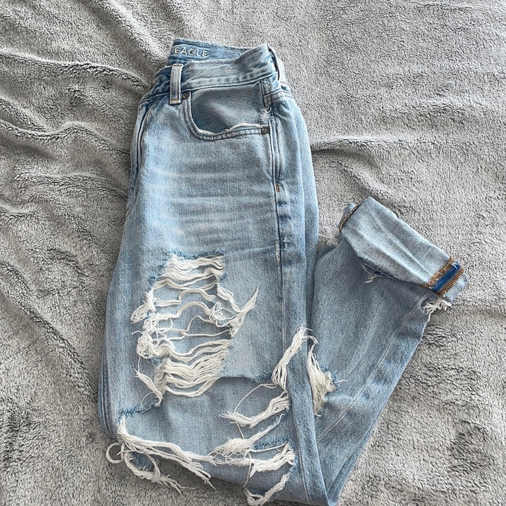 American Eagle Ripped Mom Jean
